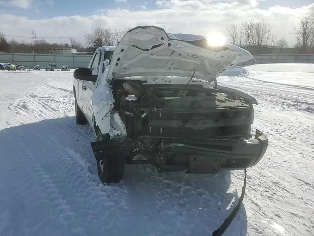 2009 Chevrolet Silverado - Image 11