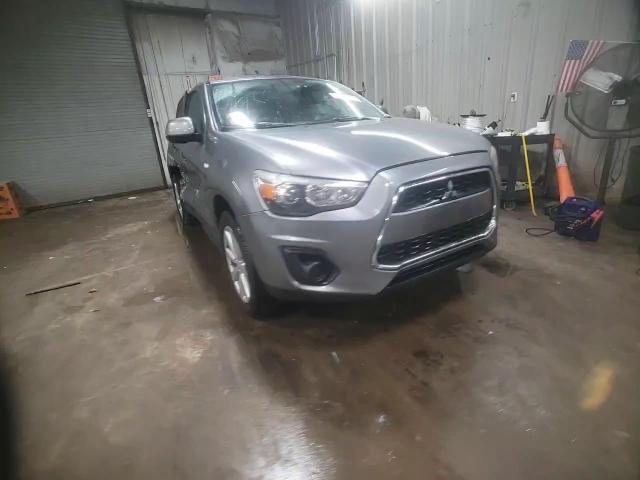 2015 Mitsubishi Outlander - Image 13
