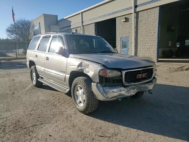2004 GMC Yukon - Image 12
