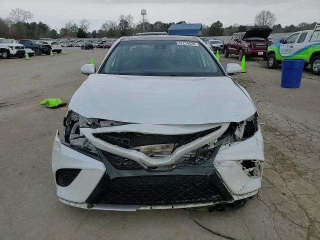 2019 Toyota Camry - Image 11