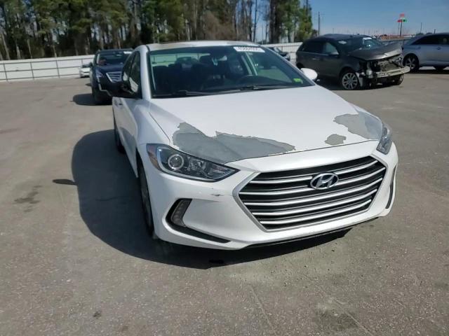 2018 Hyundai Elantra - Image 11