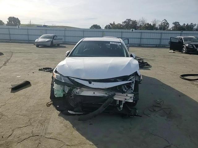 2018 Toyota Camry - Image 11