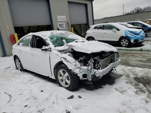 2016 Chevrolet Cruze - Image 11