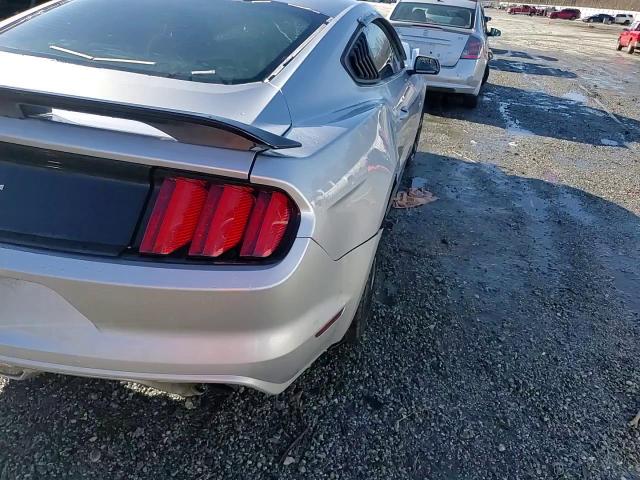 2016 Ford Mustang - Image 14