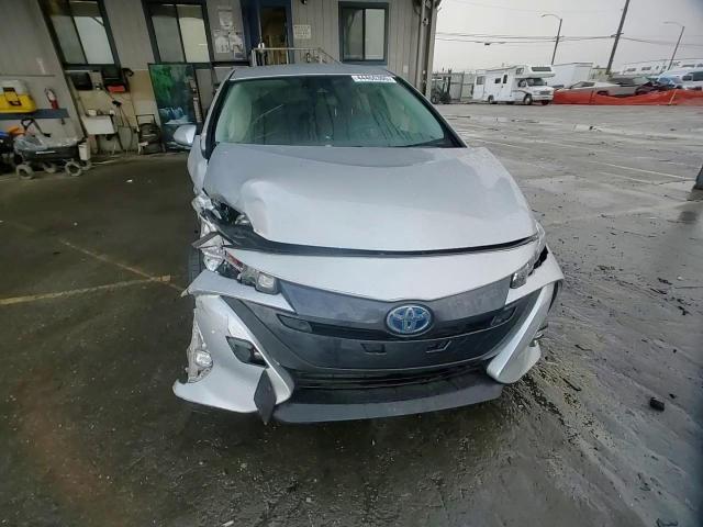 2017 Toyota Prius - Image 10
