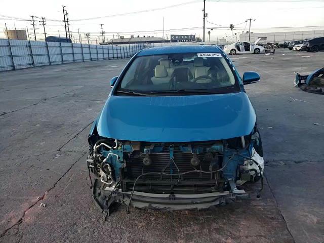 2017 Toyota Prius - Image 11