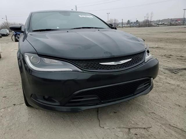 2016 Chrysler 200 - Image 11