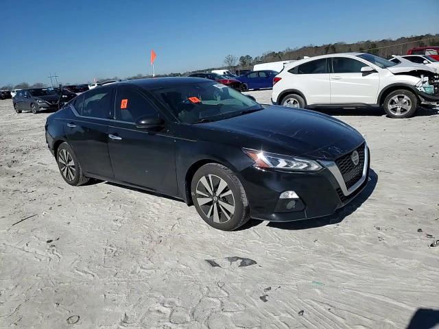 2019 Nissan Altima - Image 11