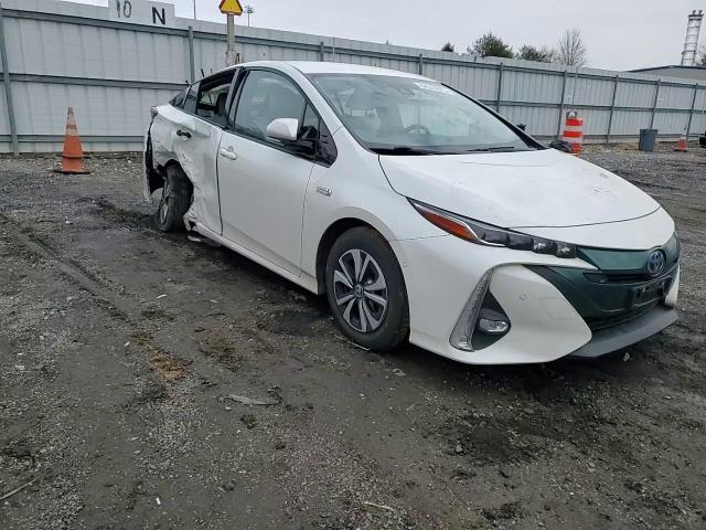 2017 Toyota Prius - Image 11