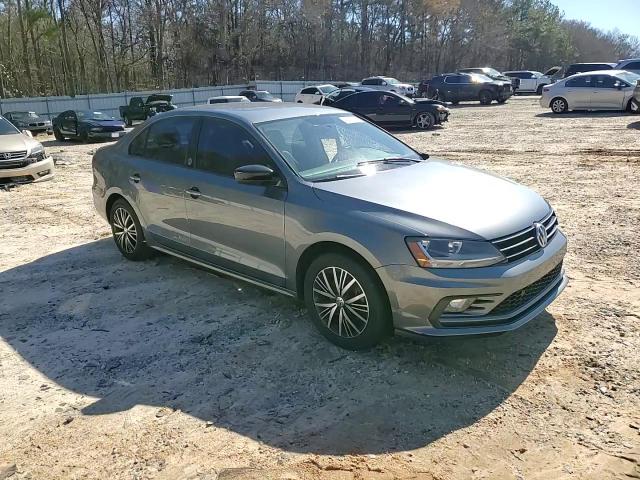 2018 Volkswagen Jetta - Image 11