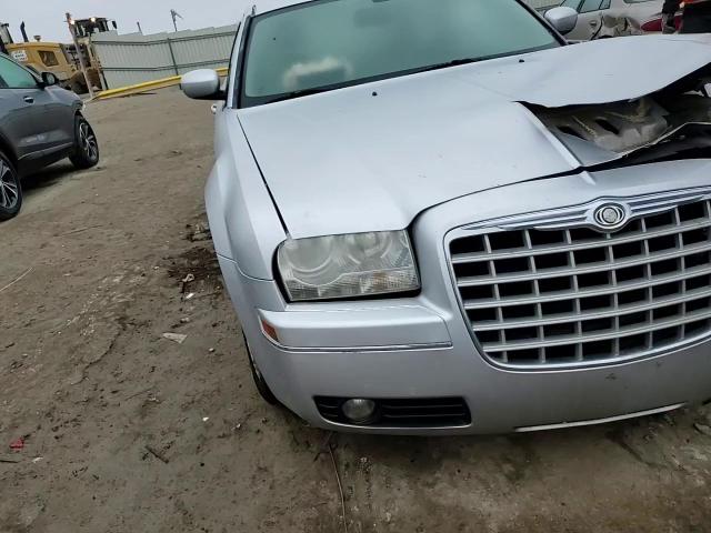 2007 Chrysler 300 - Image 11