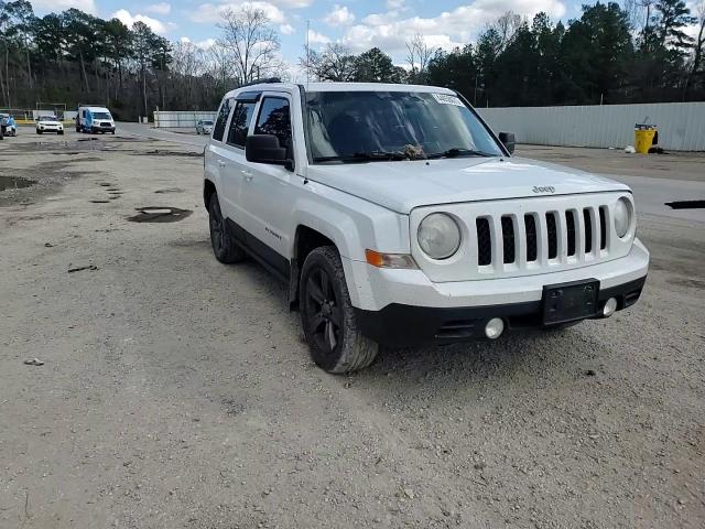 2014 Jeep Liberty (Patriot) - Image 10