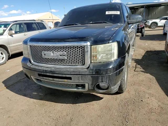 2011 GMC Sierra - Image 11