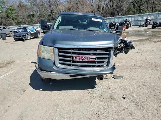 2009 GMC Sierra - Image 11
