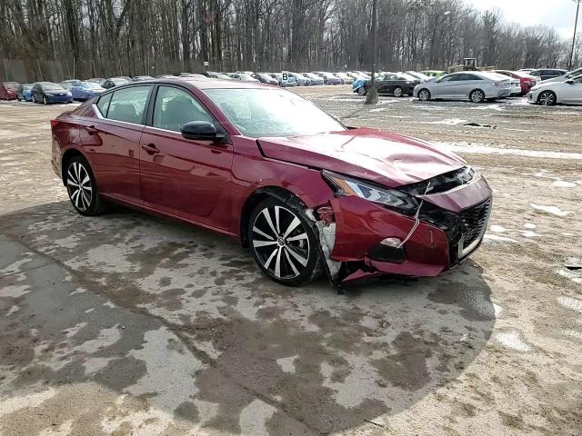 2021 Nissan Altima - Image 13