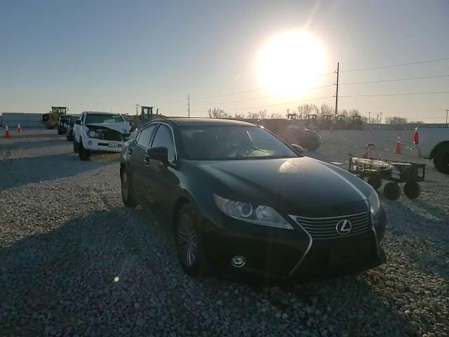 2014 Lexus ES - Image 10