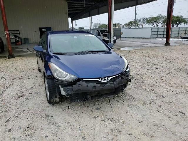 2016 Hyundai Elantra - Image 13