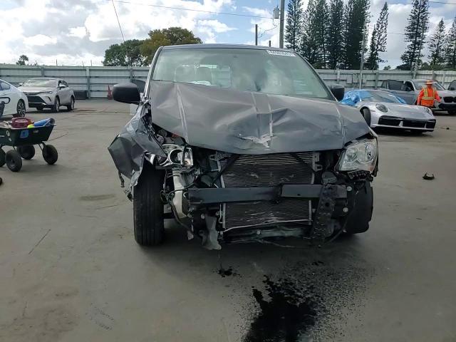 2015 Dodge Caravan - Image 11