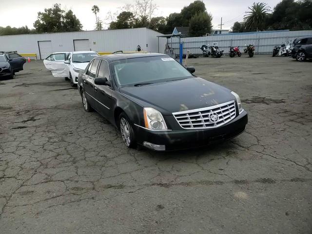 2010 Cadillac DTS - Image 11