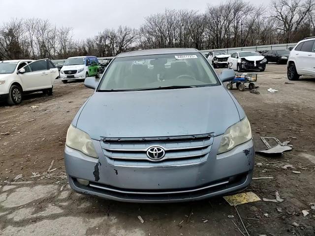 2005 Toyota Avalon - Image 11