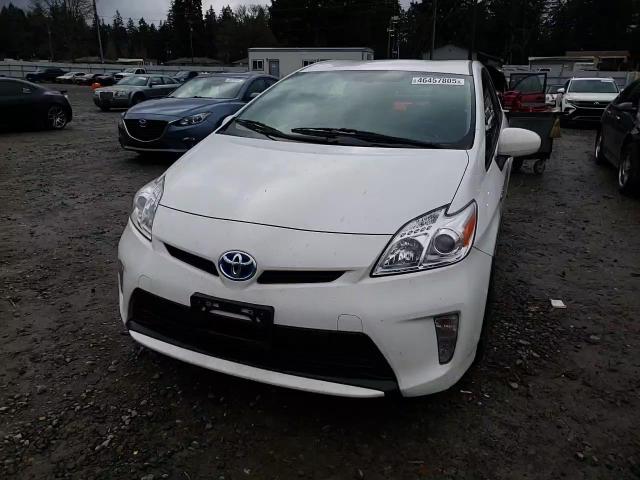 2012 Toyota Prius - Image 10