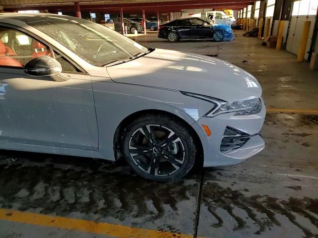 2023 Kia K5 - Image 11