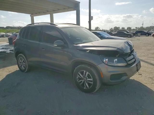 2016 Volkswagen Tiguan - Image 12