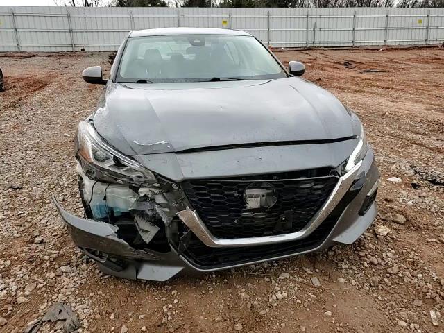2021 Nissan Altima - Image 10