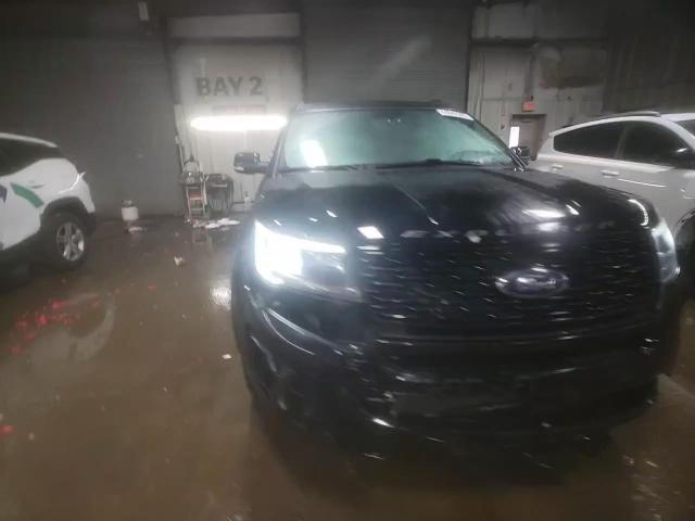 2018 Ford Explorer - Image 13