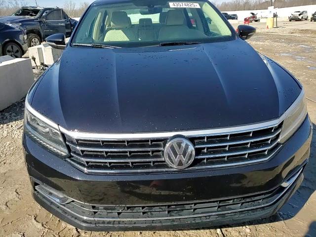2018 Volkswagen Passat - Image 14