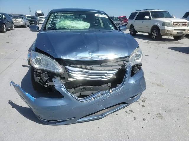 2011 Chrysler 200 - Image 11