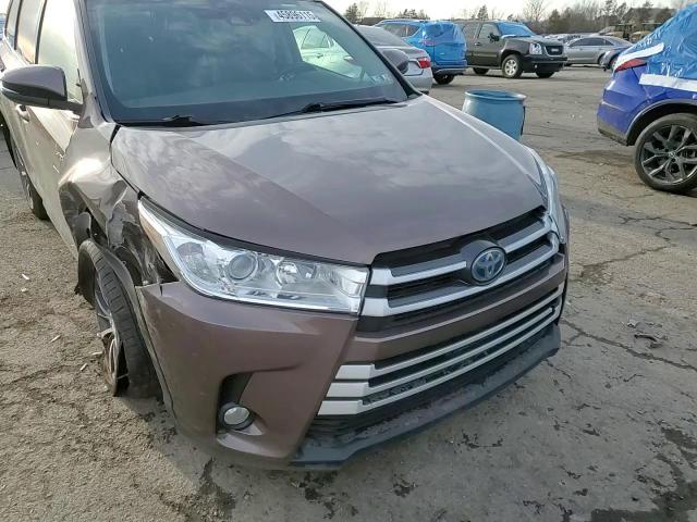 2017 Toyota Highlander - Image 12