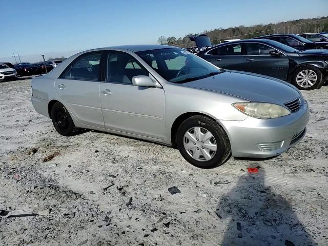 2006 Toyota Camry - Image 11
