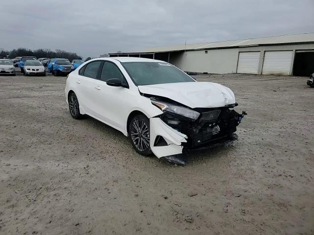 2024 Kia Forte - Image 10