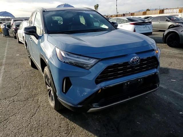2022 Toyota RAV 4 - Image 12