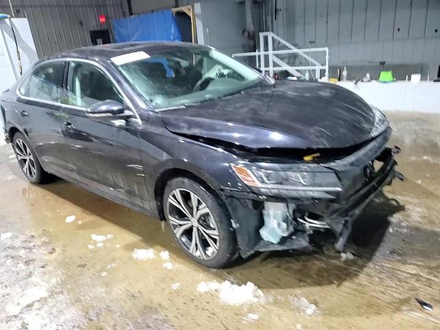 2021 Volkswagen Passat - Image 11