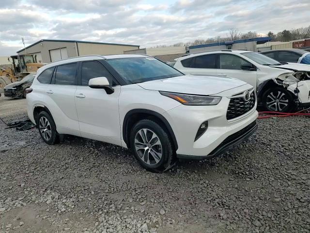 2024 Toyota Highlander - Image 14