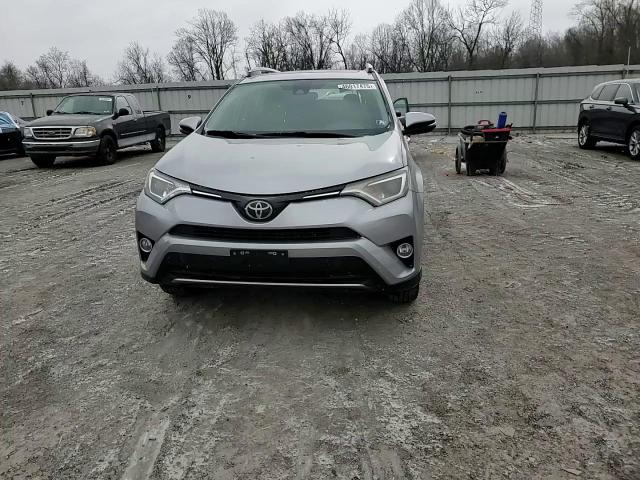 2017 Toyota RAV 4 - Image 12