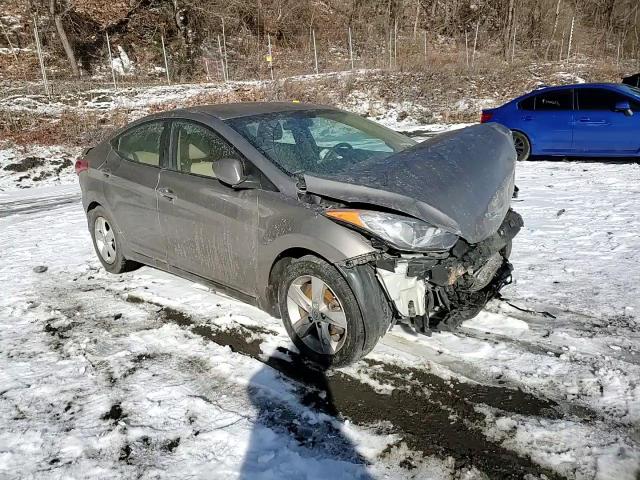 2013 Hyundai Elantra - Image 14