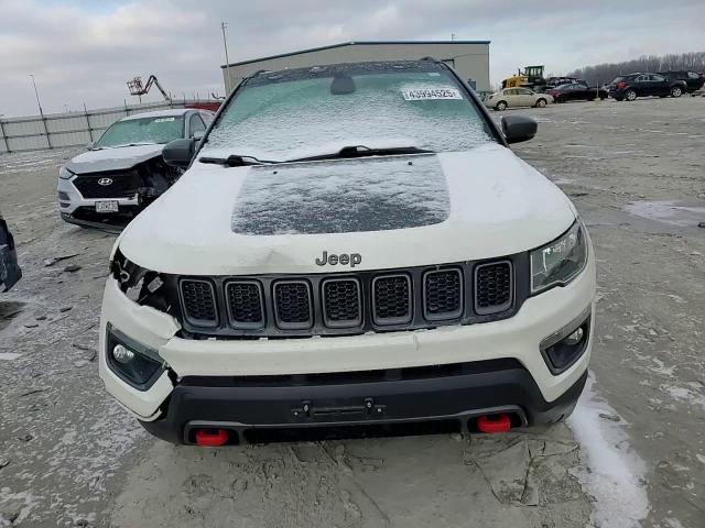 2018 Jeep Compass - Image 11