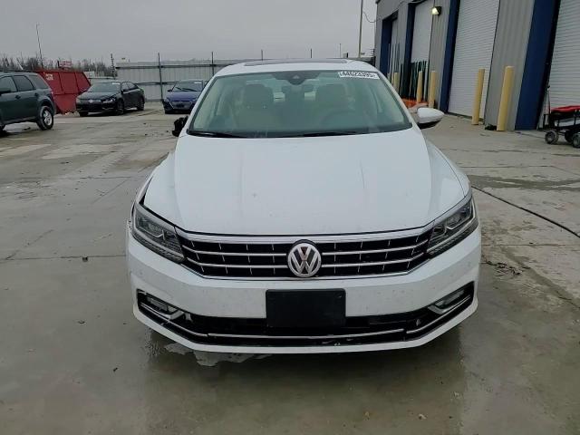 2016 Volkswagen Passat - Image 13