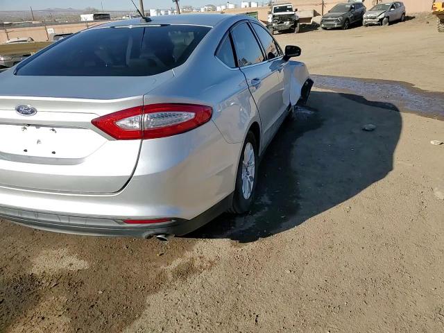 2016 Ford Fusion - Image 13