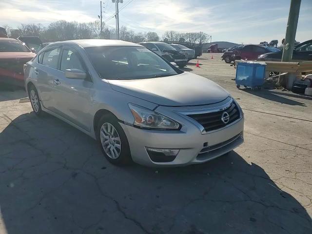 2015 Nissan Altima - Image 10