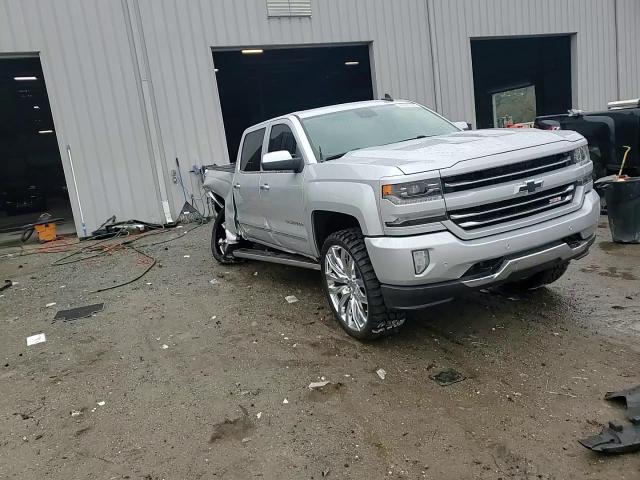 2018 Chevrolet Silverado - Image 13