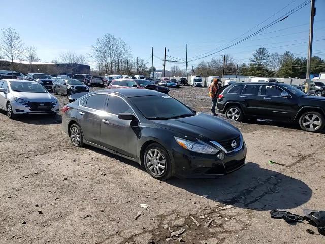 2018 Nissan Altima - Image 10