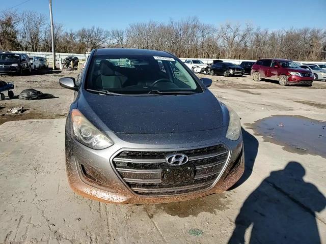 2017 Hyundai Elantra - Image 11