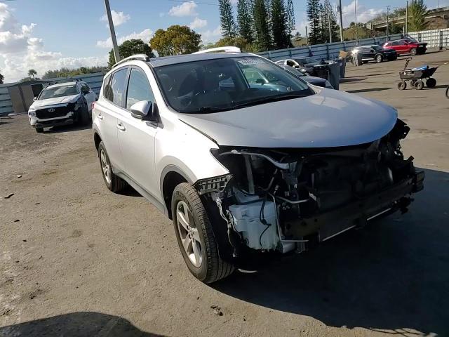 2015 Toyota RAV 4 - Image 12