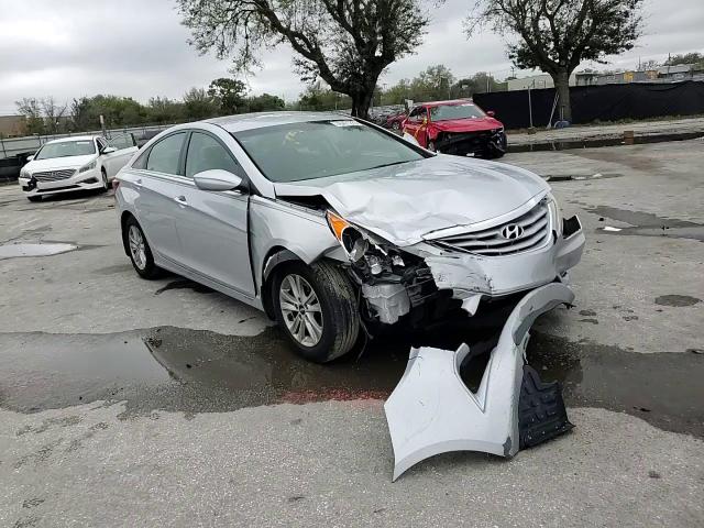 2013 Hyundai Sonata - Image 10