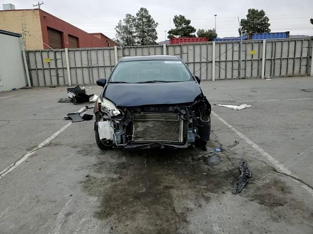2013 Toyota Prius - Image 10