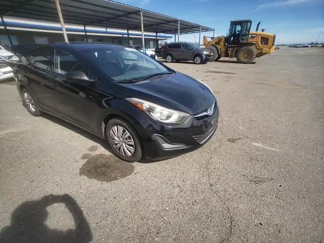 2016 Hyundai Elantra - Image 11